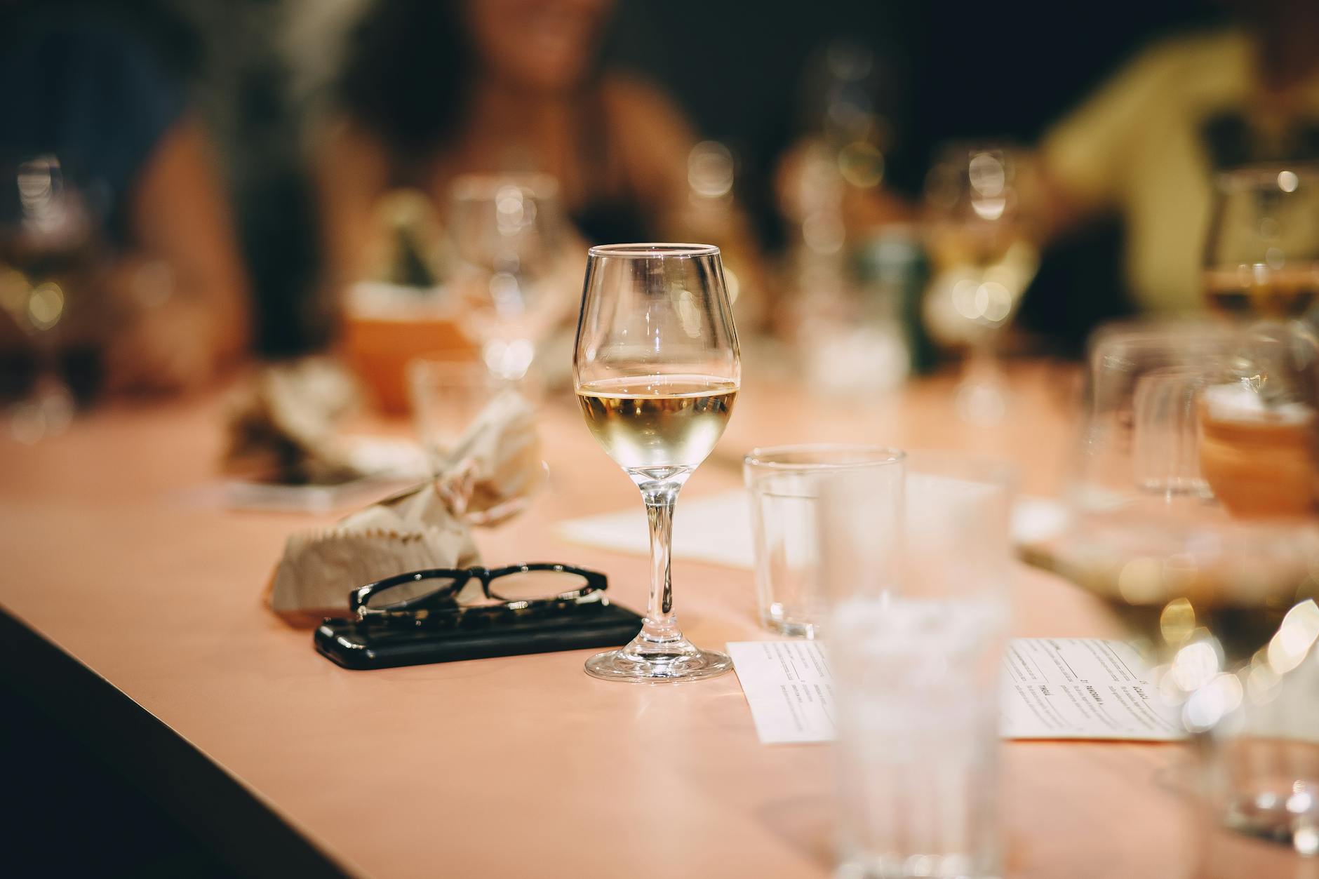 Metabolismo do Álcool: Por Que Algumas Pessoas Ficam Vermelhas ao Beber