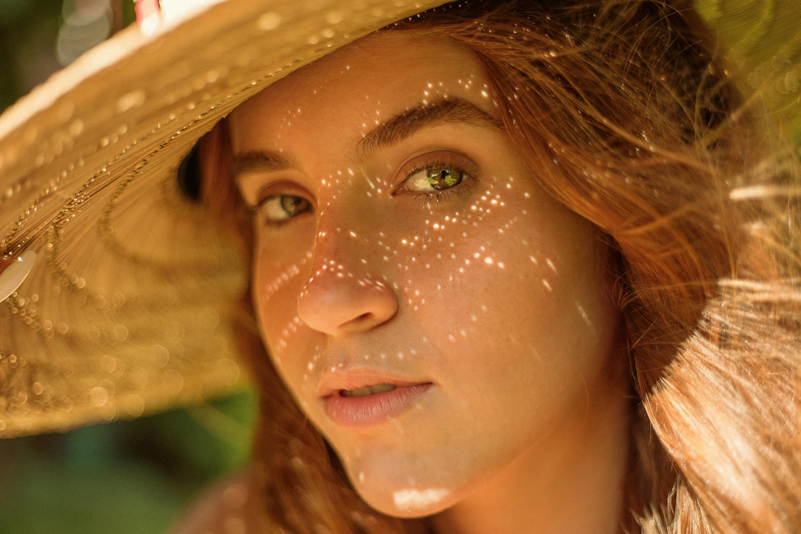 Genética da Pele: Como Seus Genes Determinam a Sensibilidade ao Sol, as Sardas e o Risco de Melanoma